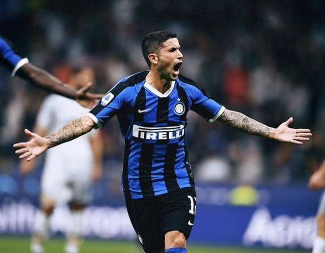 出明显的威 出明显的威