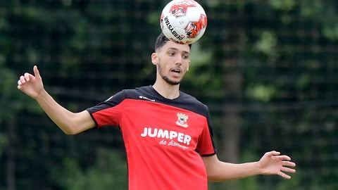 中能集團捐贈1200萬元助力青島對口協作城市足球發展.